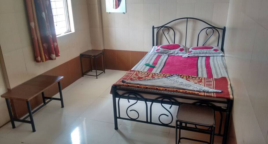 Hotel Vishal Lodging, Karad 1